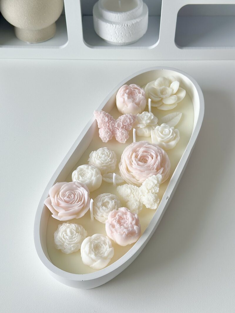Eternal Garden Candle – Handgemachte Duftkerze mit Blumen – Bild 2